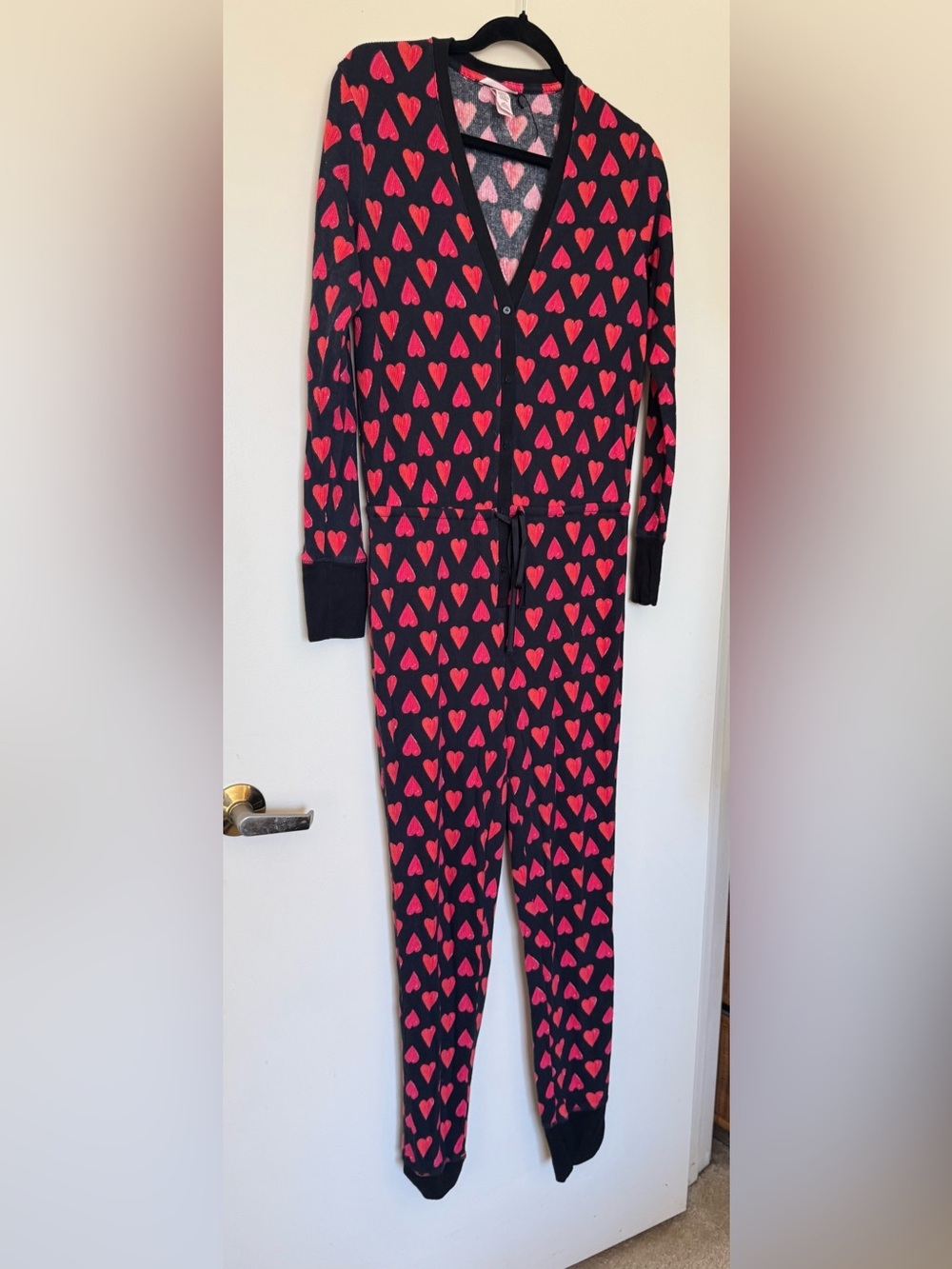 NWOT Victoria’s Secret Black Red Heart Thermal Onesie Pajamas in Size Medium